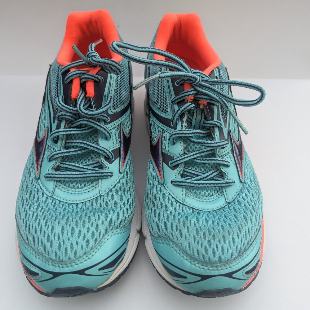 Mizuno Women's Wave Inspire 13 in Teal, Black and Red - Size 7 Running Sneaker